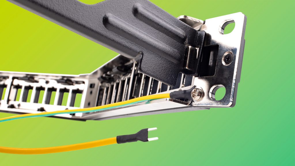 patch panel : double metal skin